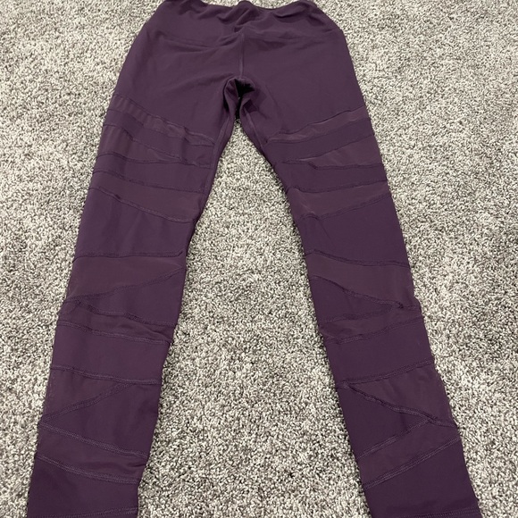 Victoria’s Secret Knockout Mesh Workout Tights - Picture 2 of 4